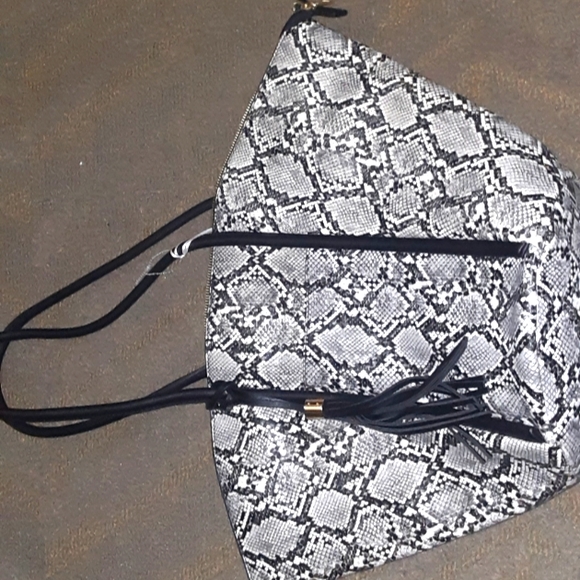 Large snake print purse brand new never used - Picture 3 of 5